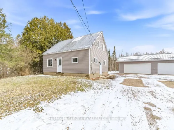 97 Mud Lake Rd, Laurentian Valley, ON K8A 6W4
