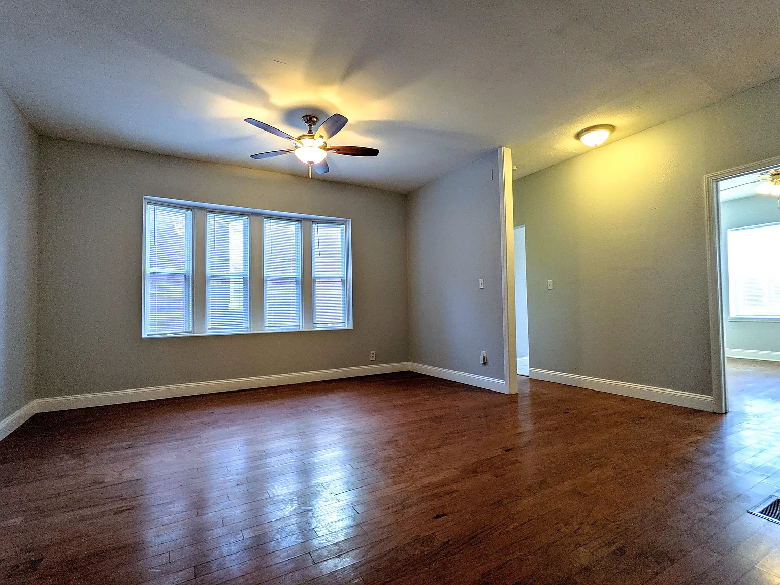 3 bed, 1200 sqft, $1,790 — Photo 3