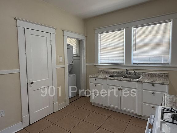 4th image of 1055 S Cox St
