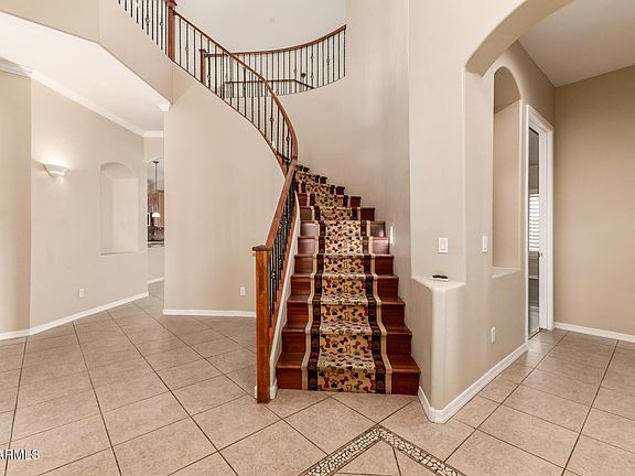 5th image of 949 E BENRICH Drive