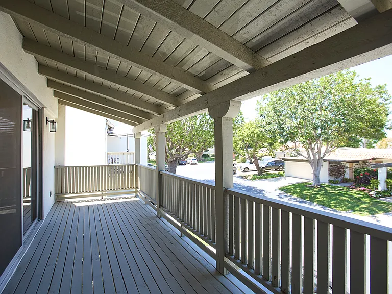 Expansive balcony