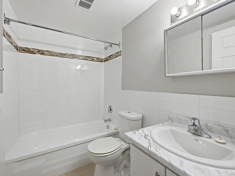 76 Aikman Ave — Photo 8