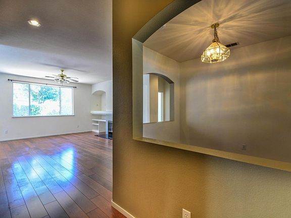 4th image of 3721 Bridlewood Cir