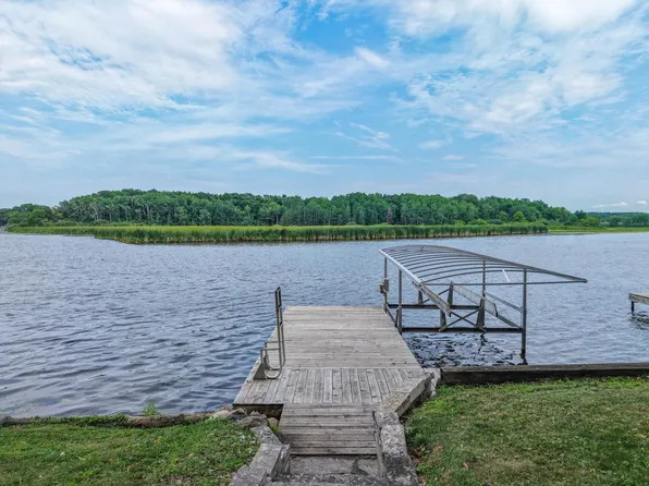 5725 E Peninsula DRIVE, Waterford, WI 53185