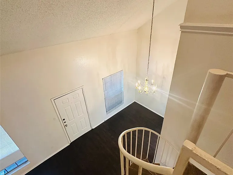 2401 Leon St #307 — Photo 23
