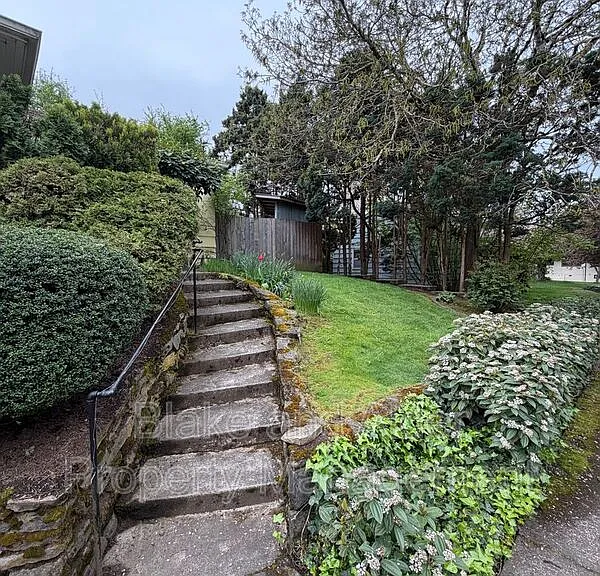 5226 SE Clinton St — Photo 23