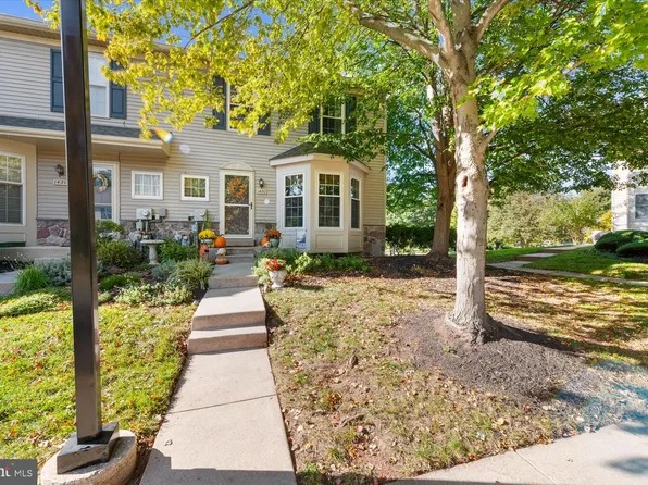 1420 Stirling Ct, Phoenixville, PA 19460