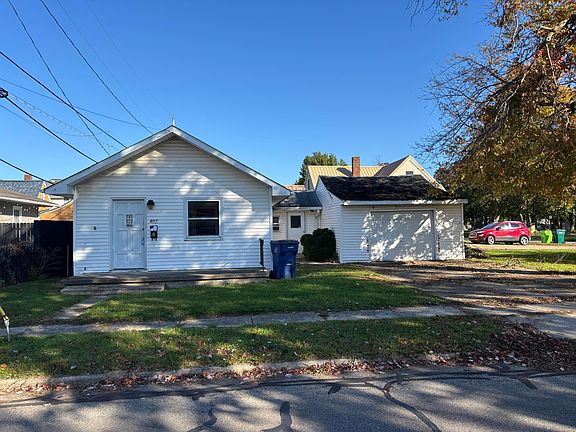 2nd image of 802 E Congress St