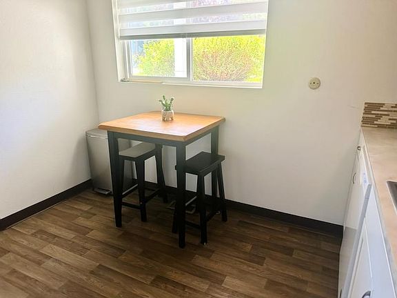 Kitchen table area