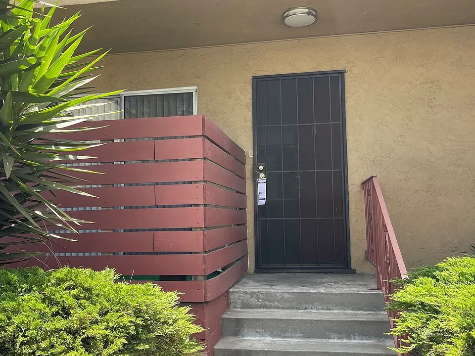 4006 East Blvd #3