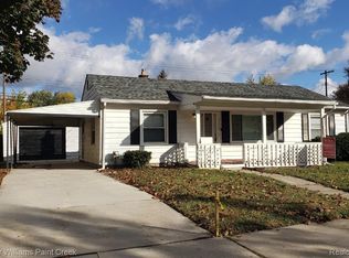 15329 Petrie St, Roseville, MI 48066