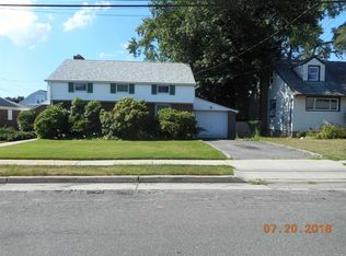 252 E Marshall St, Hempstead, NY 11550