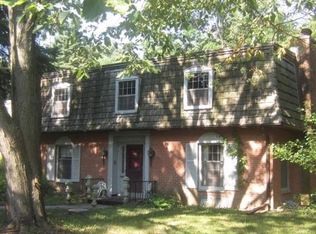 12975 N Thomas Dr, Mequon, WI 53097