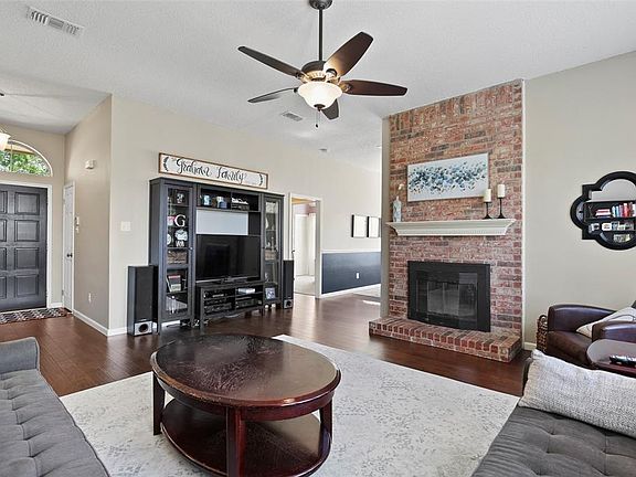 3rd image of 7405 Wilshire Dr
