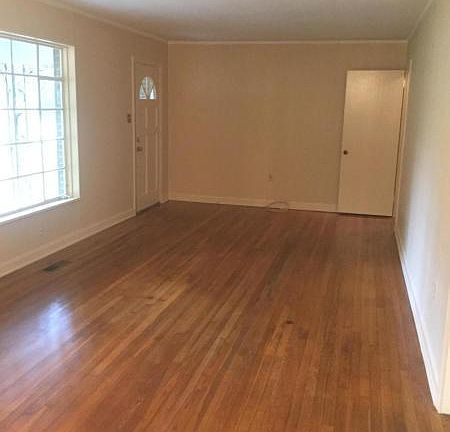 2nd image of 702 Woodhaven Dr