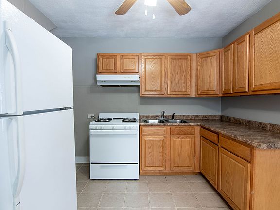 4th image of 1500 Garden Dr