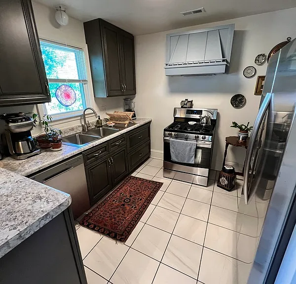 1819 Ingram Ave — Photo 6