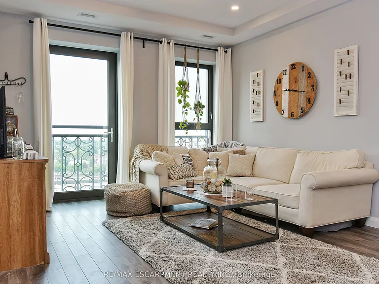 112 King St E #903 — Photo 32