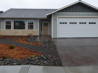 728 Hilltop Dr, Fortuna, CA 95540