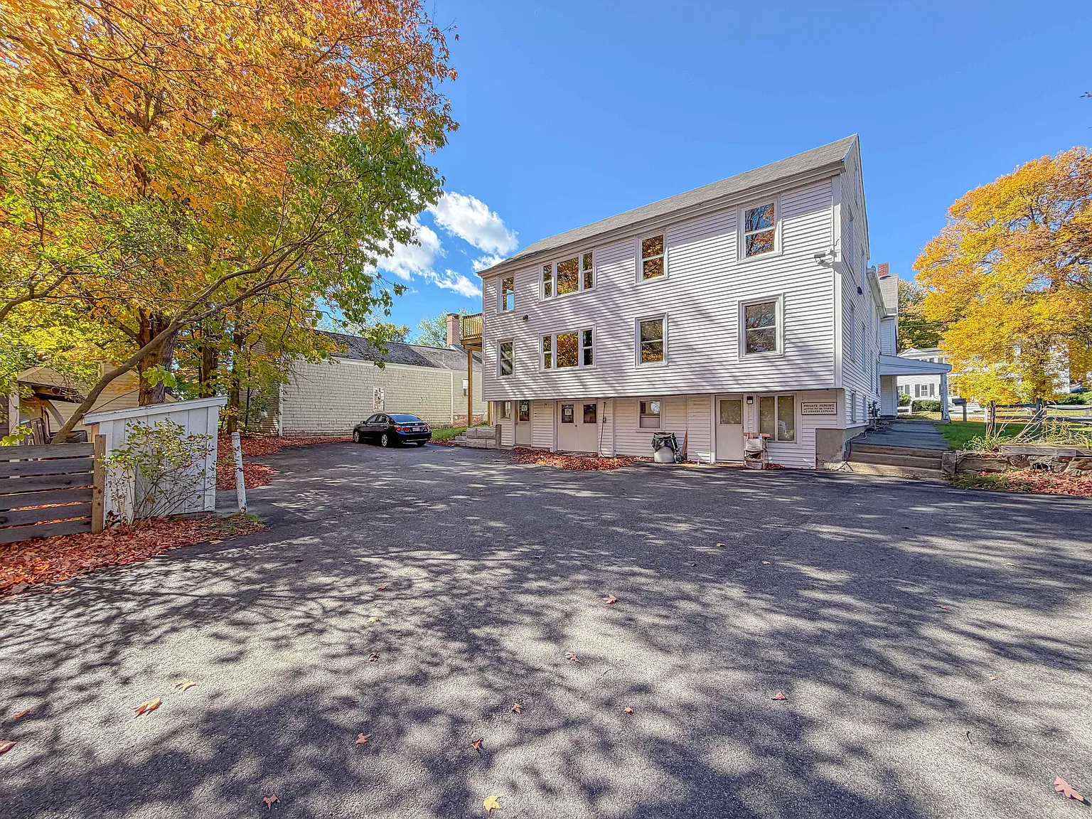 2 bed, 900 sqft, $2,400 — Photo 4