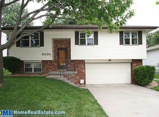 5530 Dove Cir, Lincoln, NE 68516