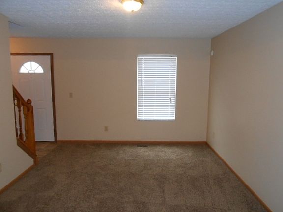 4th image of 3306 Bidlington Dr