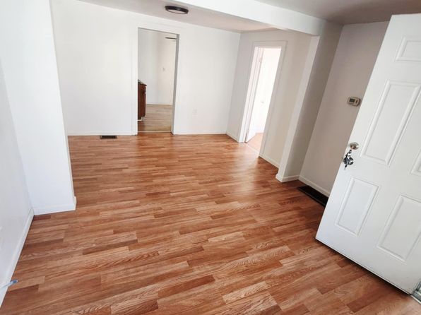 287 Robinson St APT 3