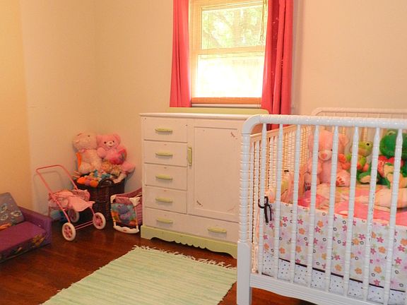 5th image of 30 Minton Dr