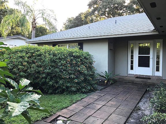 2nd image of 725 Royal Palm Pl