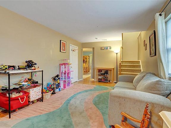 3rd image of 332 Angelo Dr