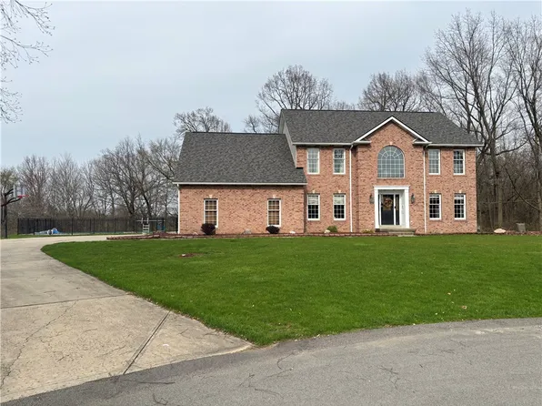 417 Karon Dr, New Castle, PA 16101