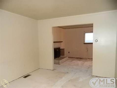 FRONT ROOM