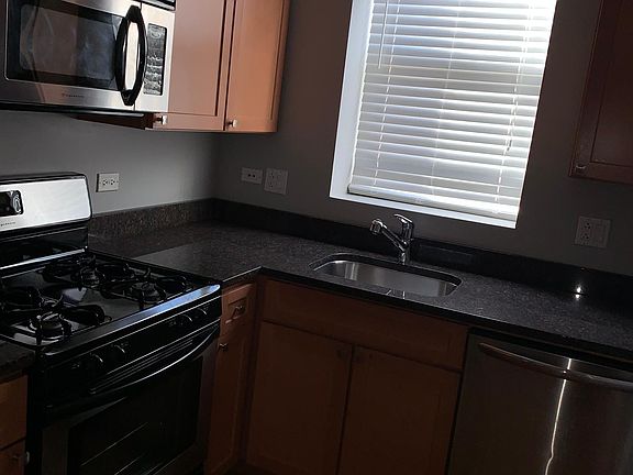 4th image of 1643 W Farwell Ave APT 2S
