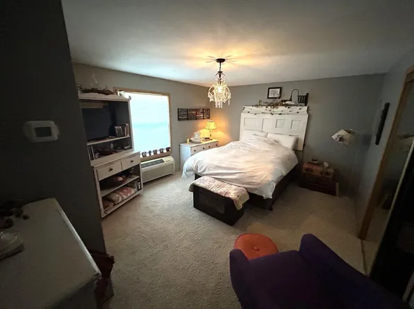 121 1st St E, Madison, MN 56256
