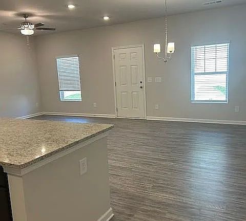 5th image of 90 Berry Dr