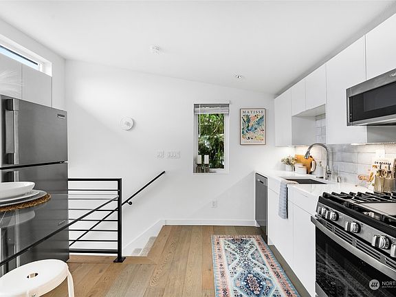 2nd image of 4025 Williams Avenue W