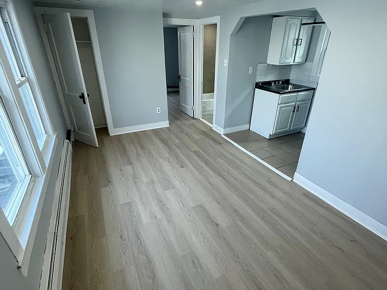 85 Astor St #B2 — Photo 4