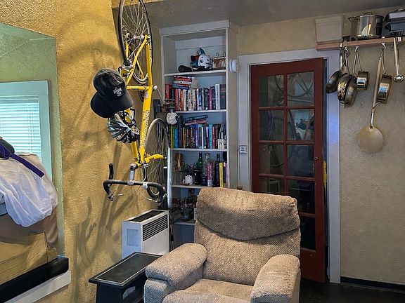 3rd image of 426 Capitola Rd #2