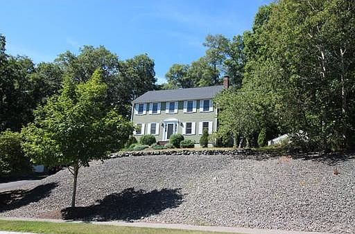 1st image of 8 Cliff Dr