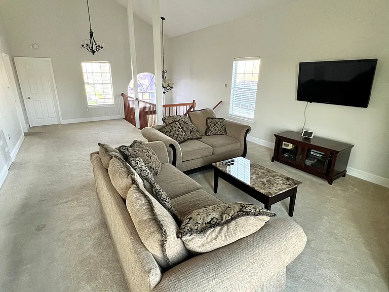 7204 Gentry Rd — Photo 4