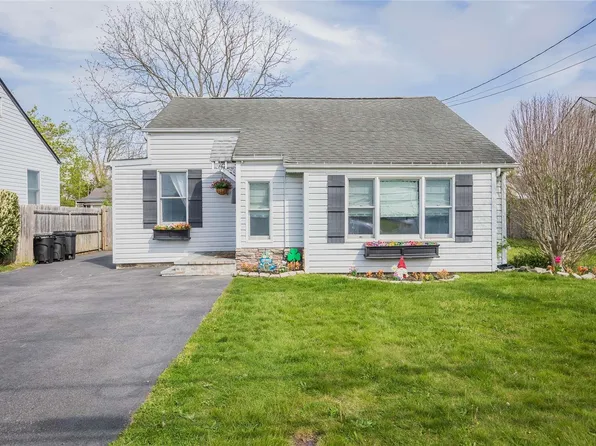 69 N Ocean Avenue, Islip, NY 11751