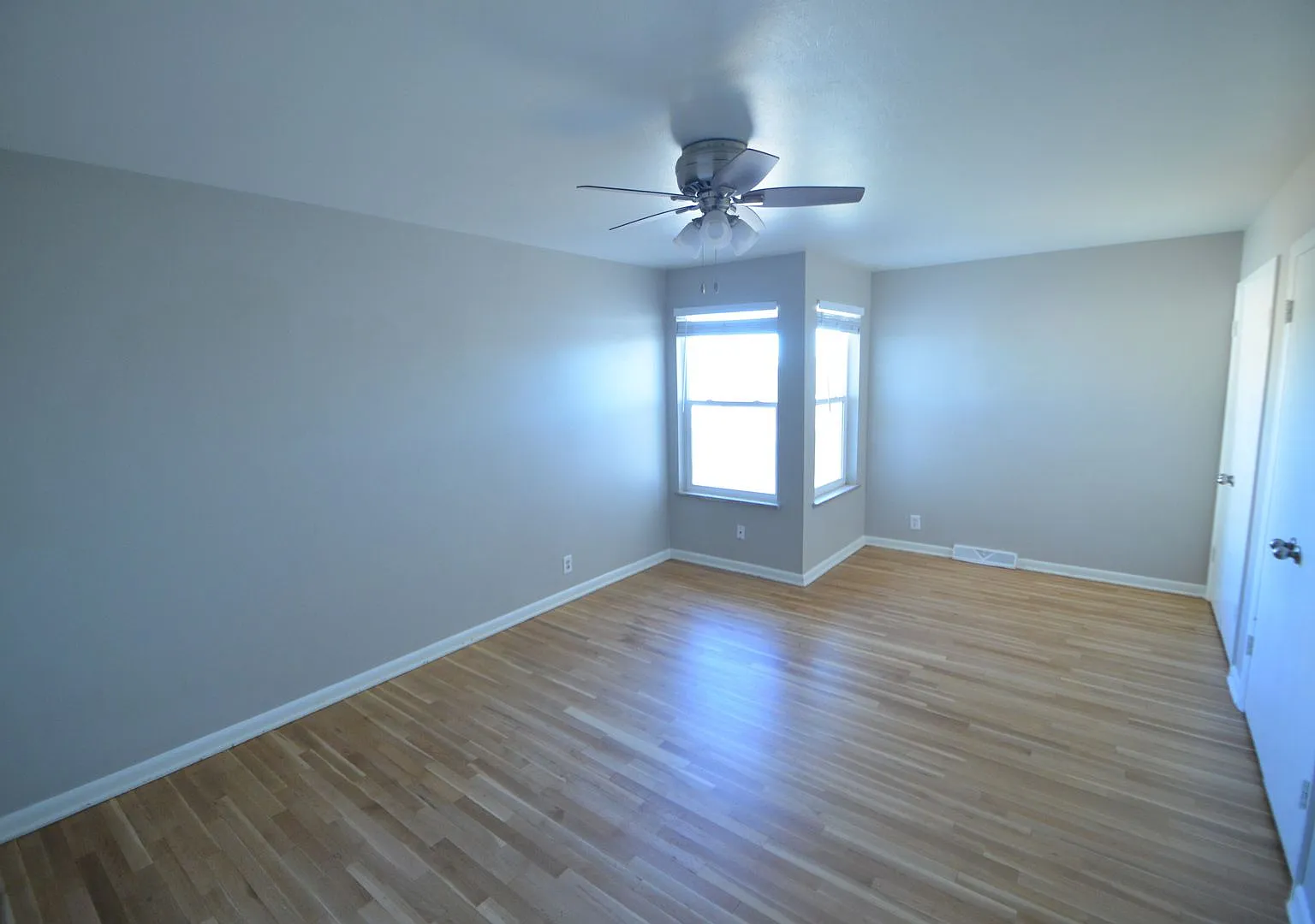 5521 S Delaware St — Photo 2