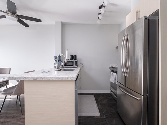 2nd image of 1189 Howe St #2505