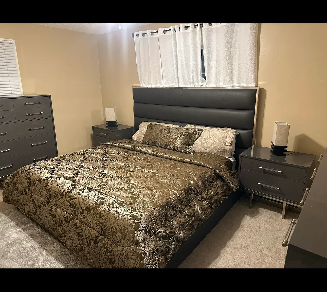 3 bed, 1036 sqft, $1,900 — Photo 4