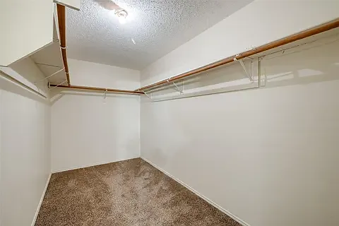 933 Medina Dr — Photo 23