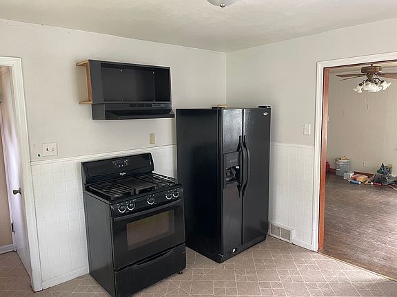 4th image of 320 N Pleasant Ave