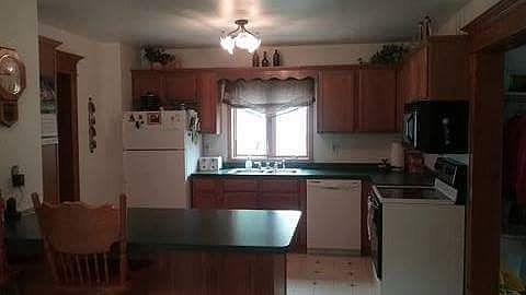 1st image of 400 Pleasant Ave SE