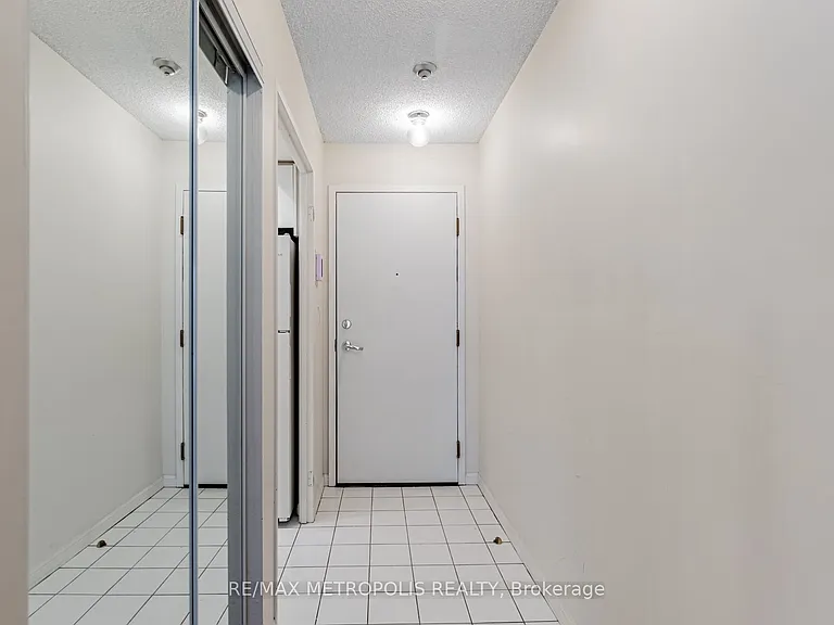 7 Carlton St #601 — Photo 3