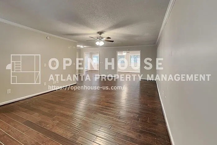 3 bed, 2.5 bath, 2668 sqft, $2,200 — Photo 3