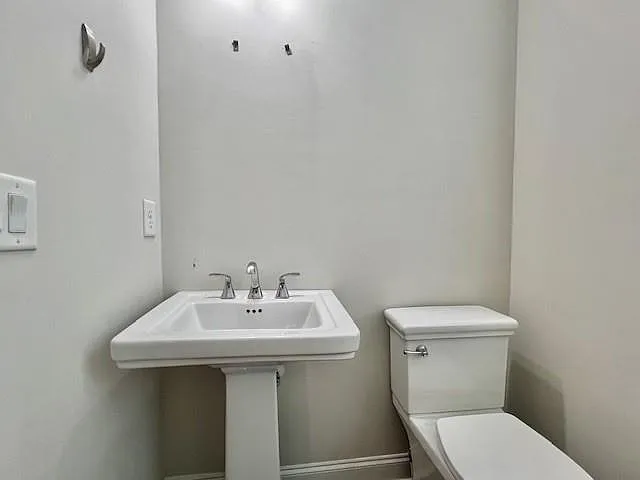 2061 Morrison Ave — Photo 10